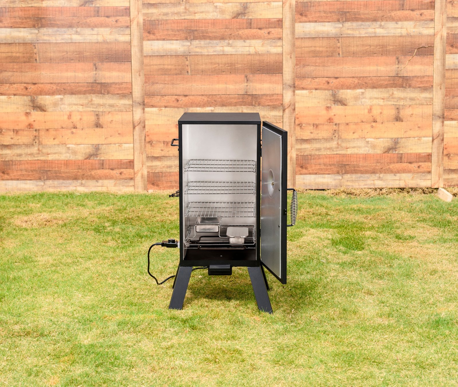 Masterbuilt John McLemore Signature Series 530-Sq. in Black Electric Smoker - Image 2
