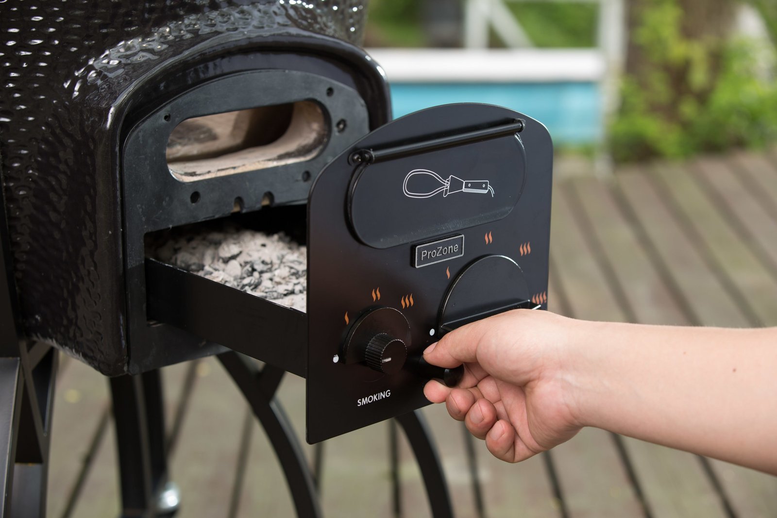 Vision Grills C-Series 22-in W Black Kamado Charcoal Grill - Image 5
