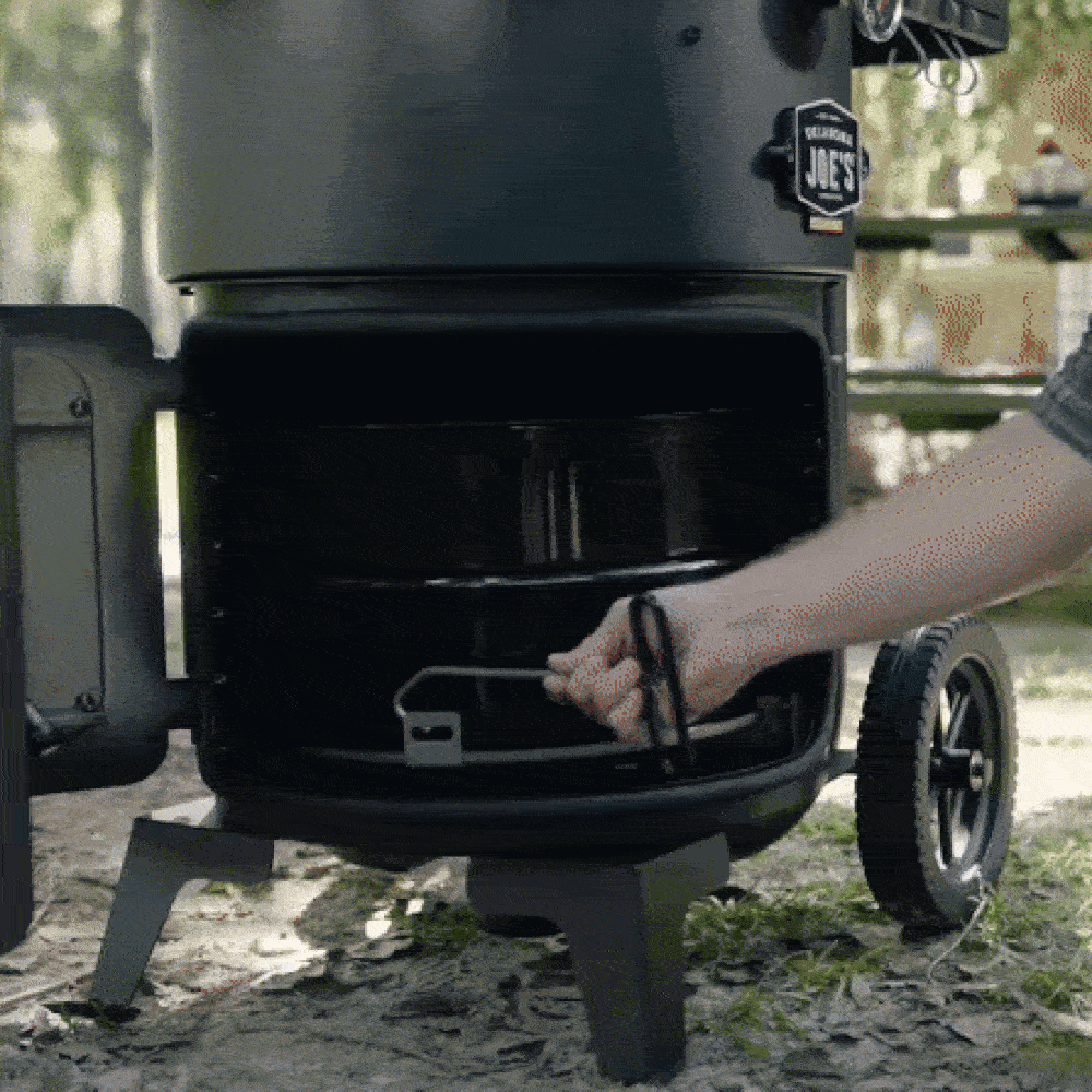 Oklahoma Joe's Bronco 284-Sq. in Black Vertical Charcoal Smoker - Image 2