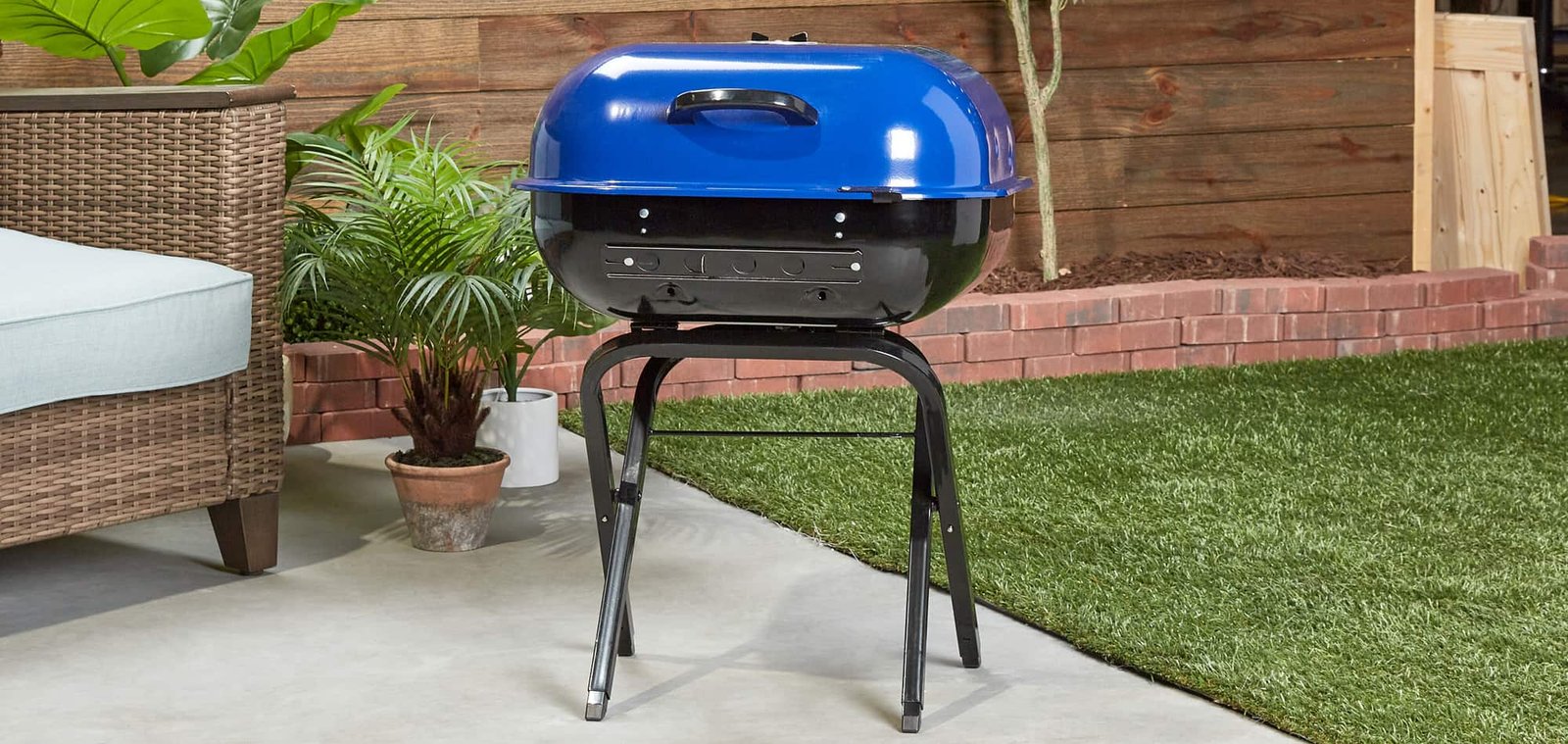 Americana 21.25-in W Ocean Blue Kettle Charcoal Grill - Image 2