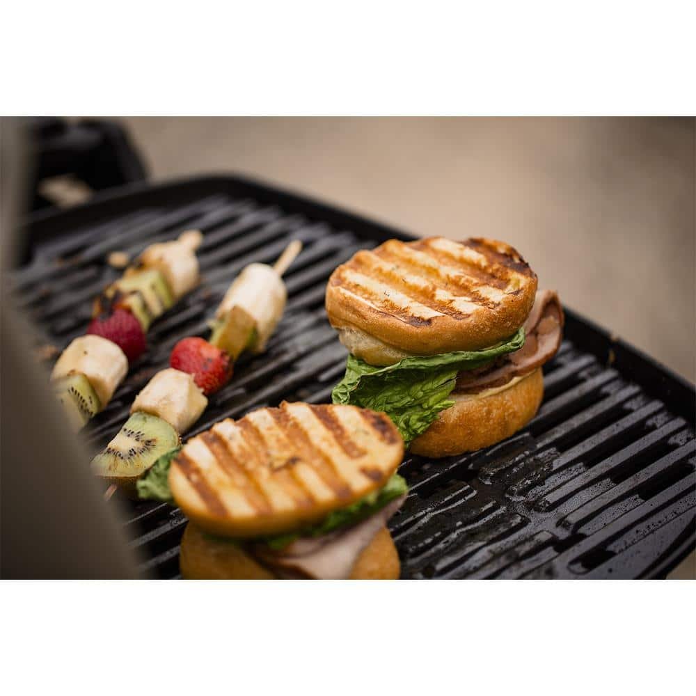 Weber Q 1200 189-Sq. in Red Portable Liquid propane Grill - Image 5